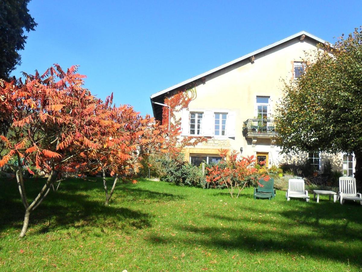 Hotel A La Grenouille Du Jura Bellignat Exterior foto